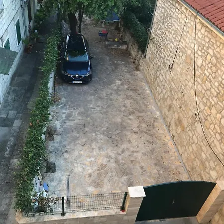 Apartment Studio In The Top Center *